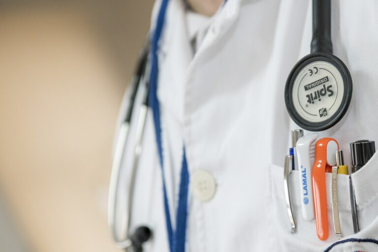 Magánorvosi klinikát reklámoz Göd polgármestere?