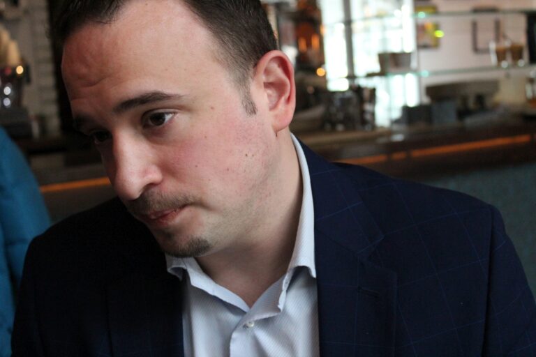 Milliók mennek Dorosz Dávid Facebook reklámjára