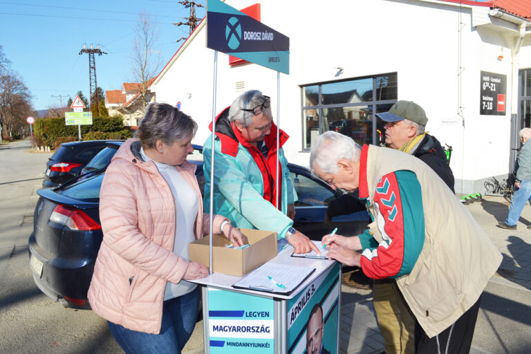 Balogh Csaba által száműzött, nyomorgatott DK-sok kampányolnak Dorosz Dávid mellett