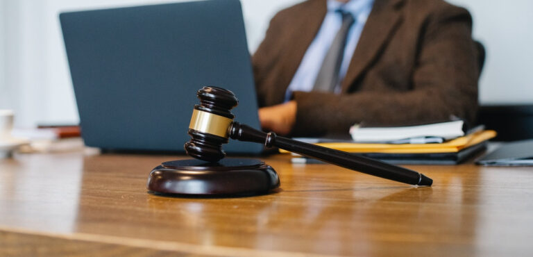 Egy ügyvédi iroda kalandos története