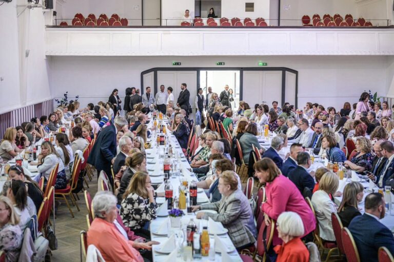 Koncerttel és vacsorával köszöntötték a pedagógusokat Gödön és Dunakeszin