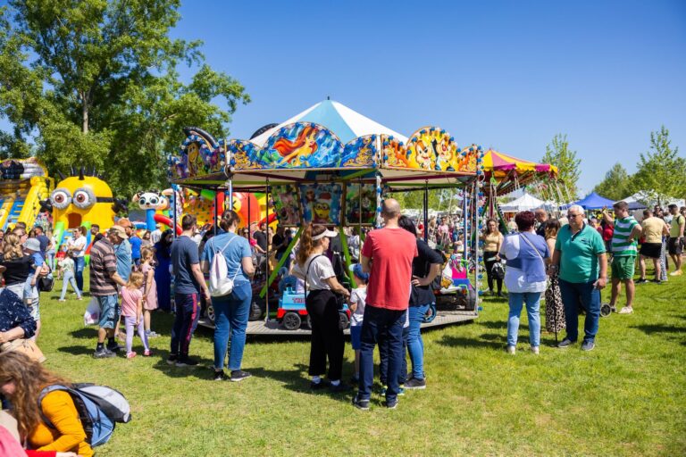 Triplán ünnepelt a térség: fantasztikus majálisok Dunakeszin, Gödön és Fóton