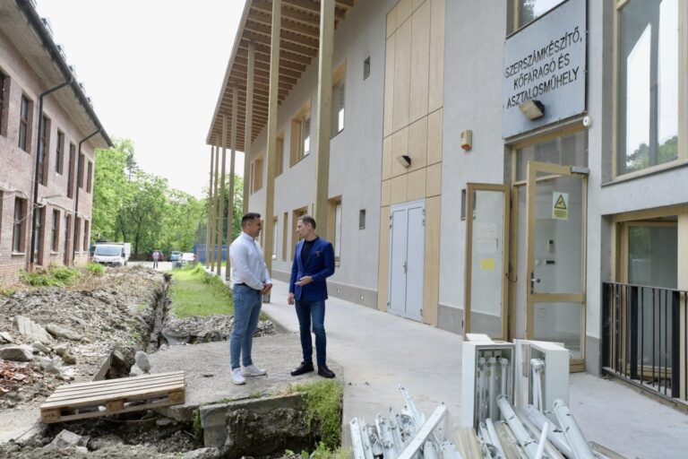 Szeptembertől a Huzellásoké lesz a volt piarista iskola épülete