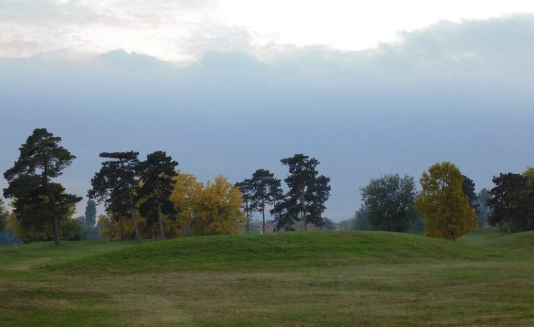 Szokásos politikai kettősmérce Gödön – most az Augusztus 20. a bűnbak