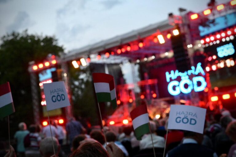 Ajándékkal lepték meg Gödöt az államalapítás ünnepén