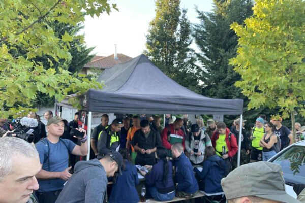 Több százan vágtak neki az Attila-védvonal emléktúrának Dunakesziről
